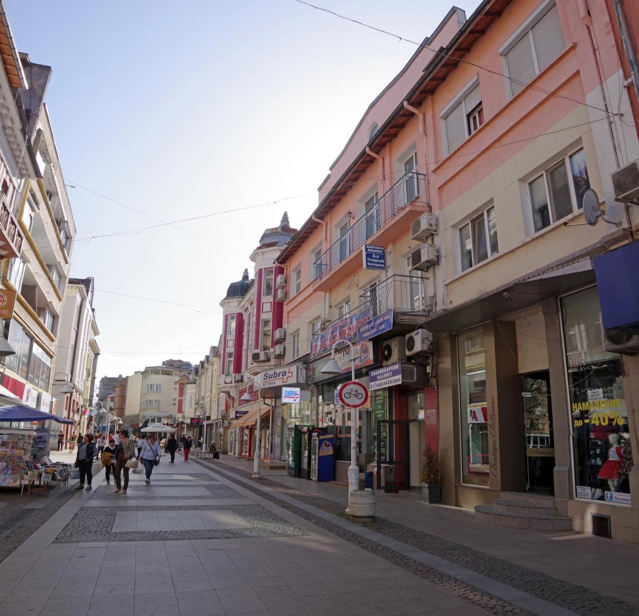 Стаи За Гости "Централ" Фамилни Стаи & Апартаменти Gabrovo Ngoại thất bức ảnh